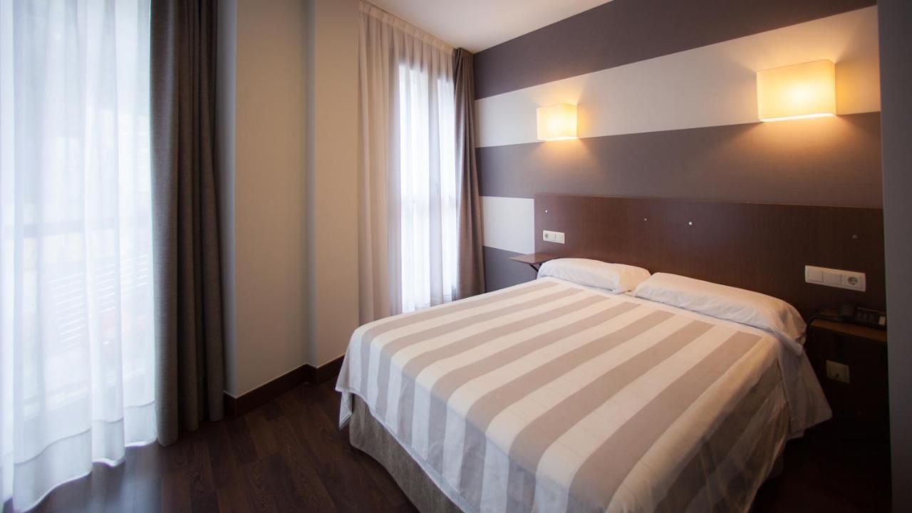 Hotel Sirimiri Bilbao Ngoại thất bức ảnh